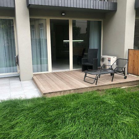 Luxury Apartment With Private Garden Прага Экстерьер фото