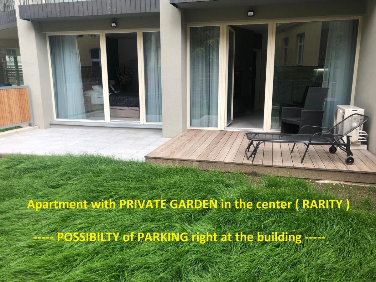 Luxury Apartment With Private Garden Прага Экстерьер фото